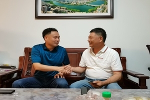 慰问刘高潮.jpg 慰问刘高潮.jpg