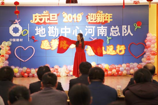 夏春洁古典舞表演1.jpg 夏春洁古典舞表演1.jpg