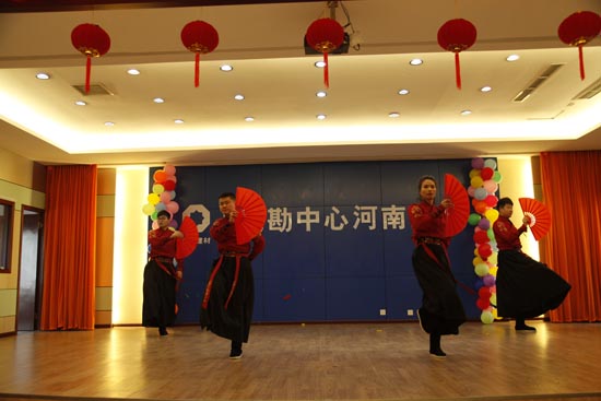 14、地勘院舞蹈:《沧海一声笑》.jpg 14、地勘院舞蹈:《沧海一声笑》.jpg