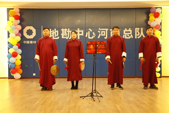 11、郑州基地三句半:《郑州基地日常》.jpg 11、郑州基地三句半:《郑州基地日常》.jpg