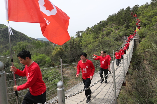 跨过英雄桥2.jpg